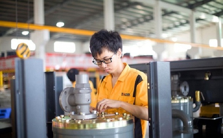 螺桿空壓機(jī)維修到底是采用哪種方式呢？